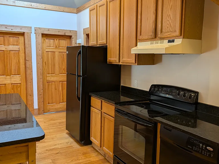 541 University Ave #5 — Photo 6