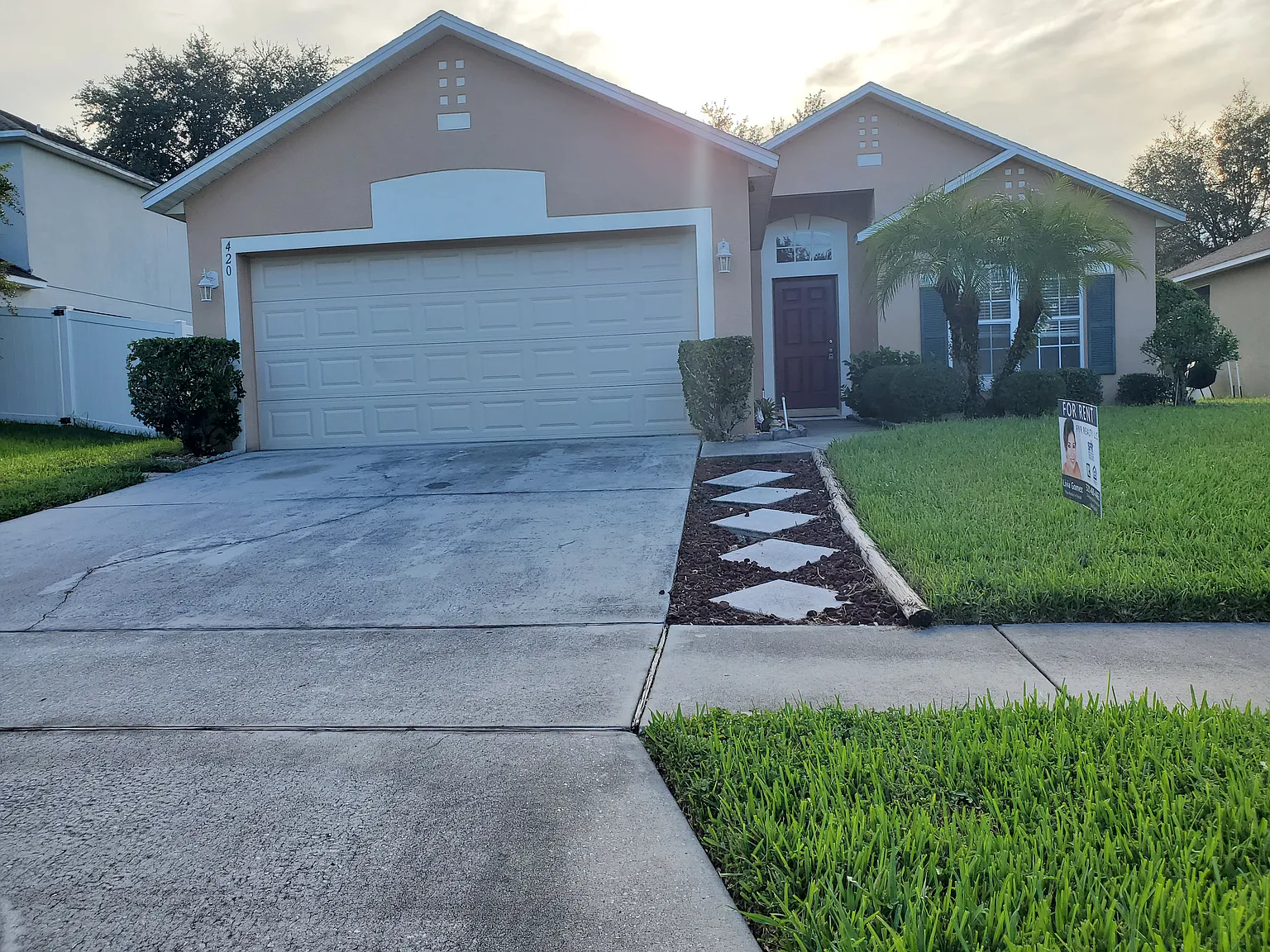 3 bed, 1443 sqft, $2,100 — Photo 1