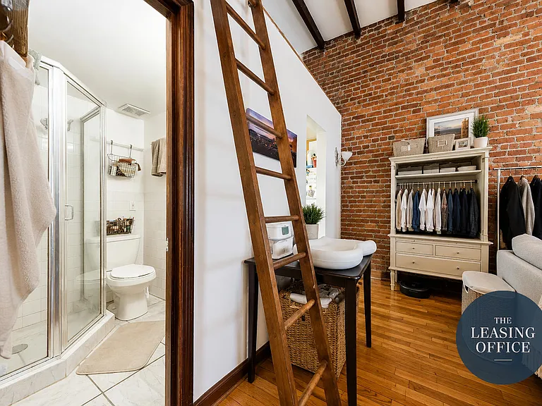 28 W 12th St #4R — Photo 10