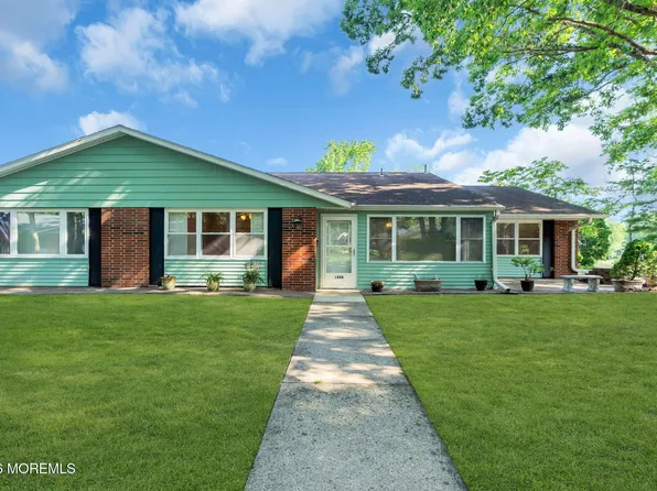 188B Sterling Court, Lakewood, NJ 08701