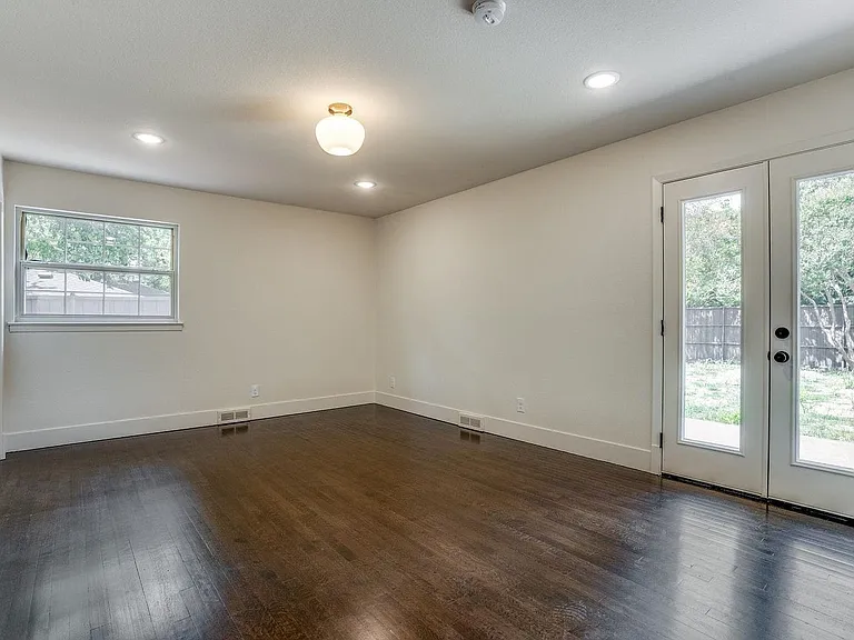 10343 Marsh Ln — Photo 15