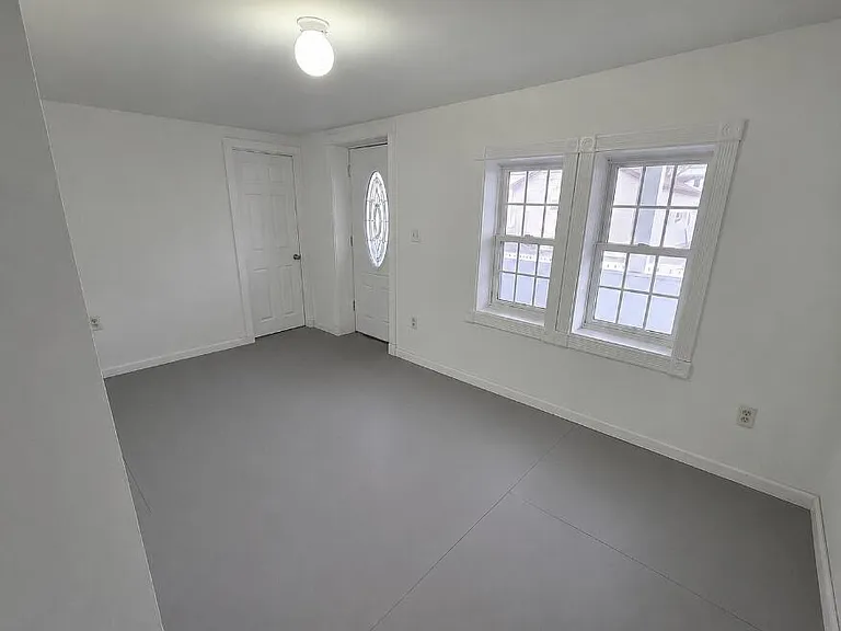 1136 Luzerne St #1136 — Photo 21