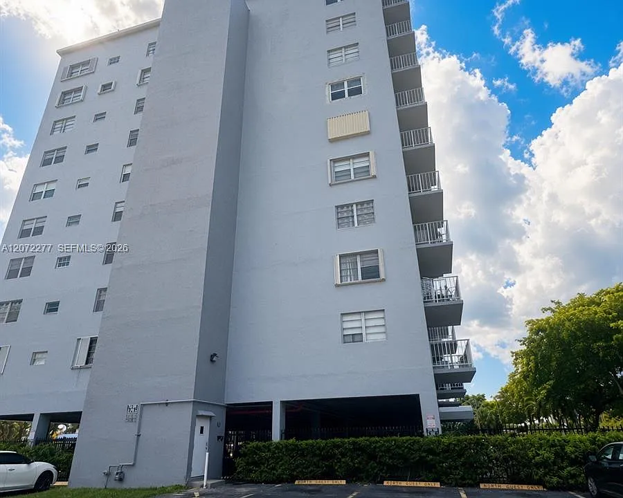 1470 NE 125th Ter #407