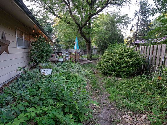 5th image of 320 S Erb St