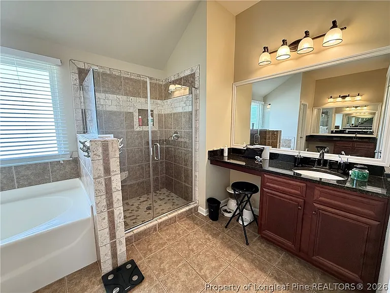 642 Regimental Dr — Photo 38