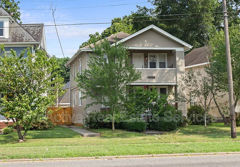 1623 Lafayette Blvd — Photo 1