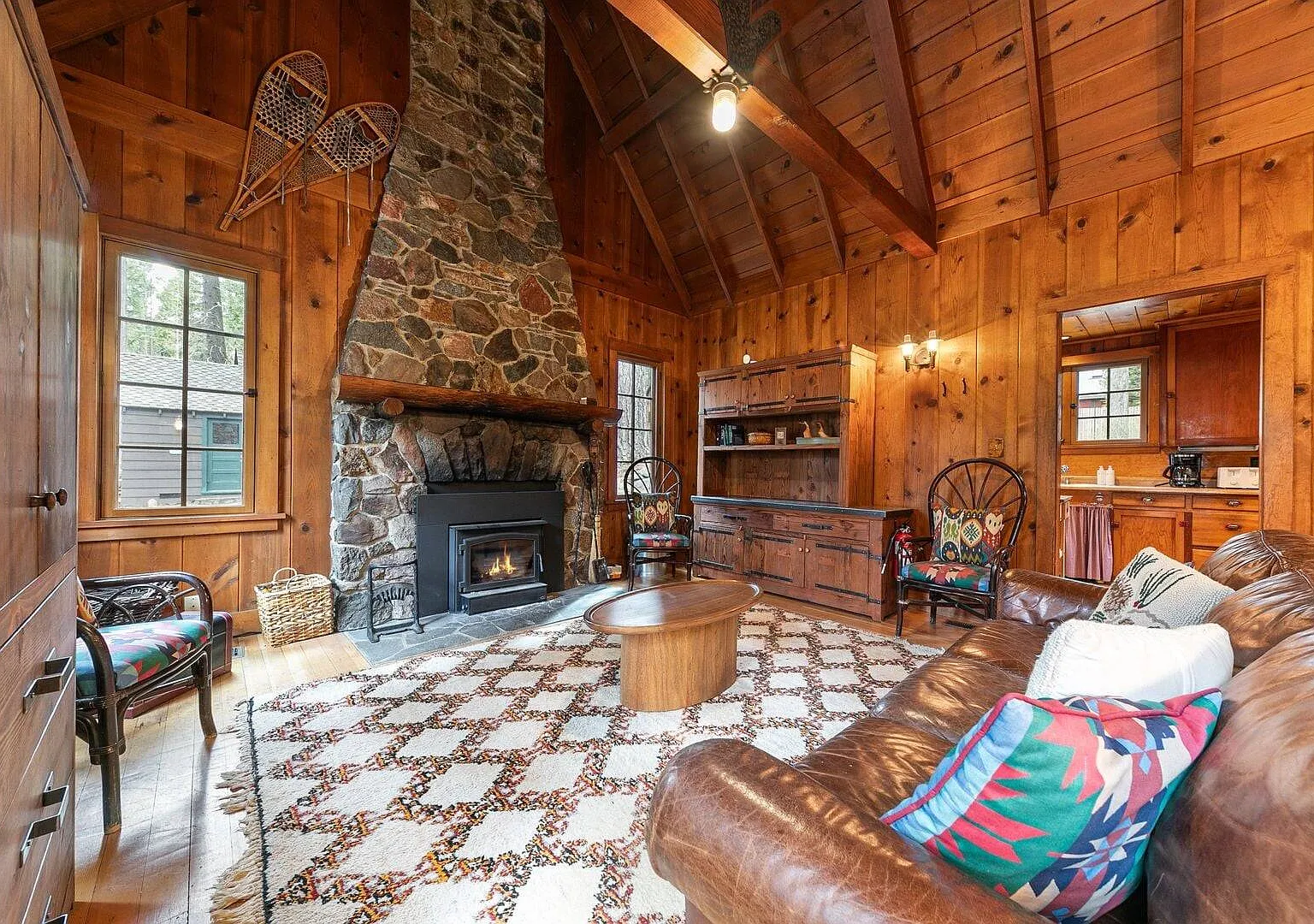 4 bed, 1407 sqft, $5,400 — Photo 4