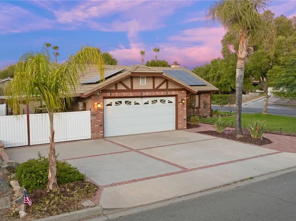 23710 Brook Dr, Canyon Lake, CA 92587