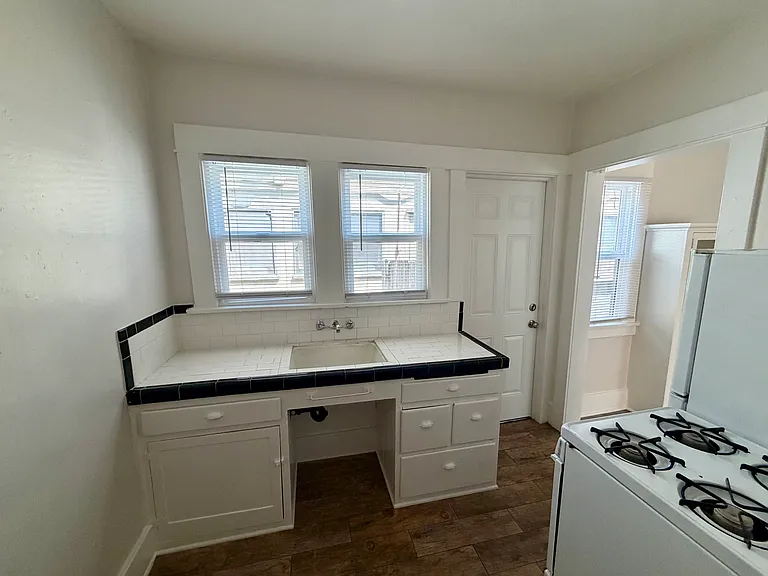00-1750 E 3rd St #12 — Photo 11