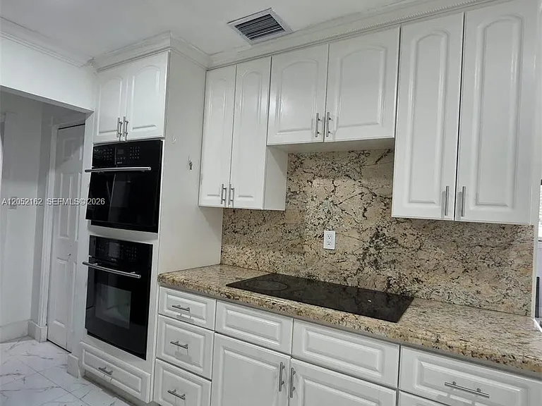 11911 SW 185th St — Photo 3