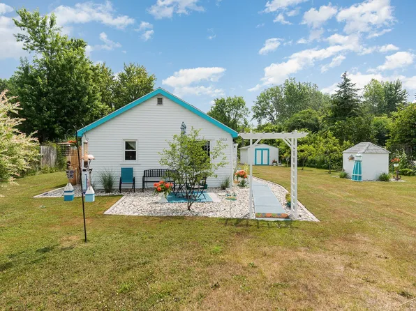 5362 N Center Rd, Saginaw, MI 48604