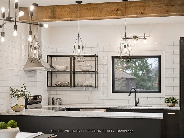 215 Winstanley St — Photo 15