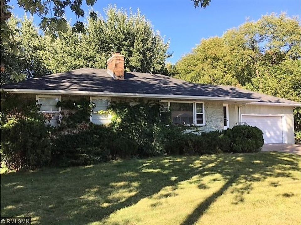 1st image of 640 W 102nd St