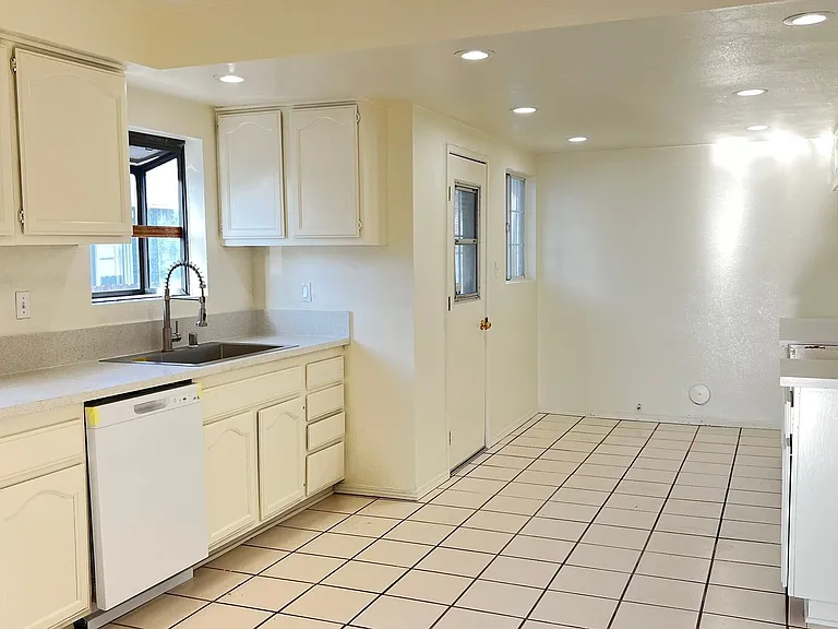 2165 Sepulveda Ave — Photo 4