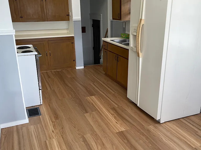 719 N Catherine St — Photo 6