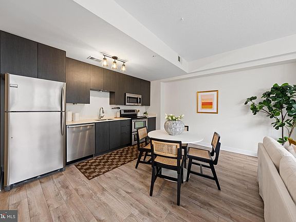 4th image of 460 New York Ave NW Unit 802