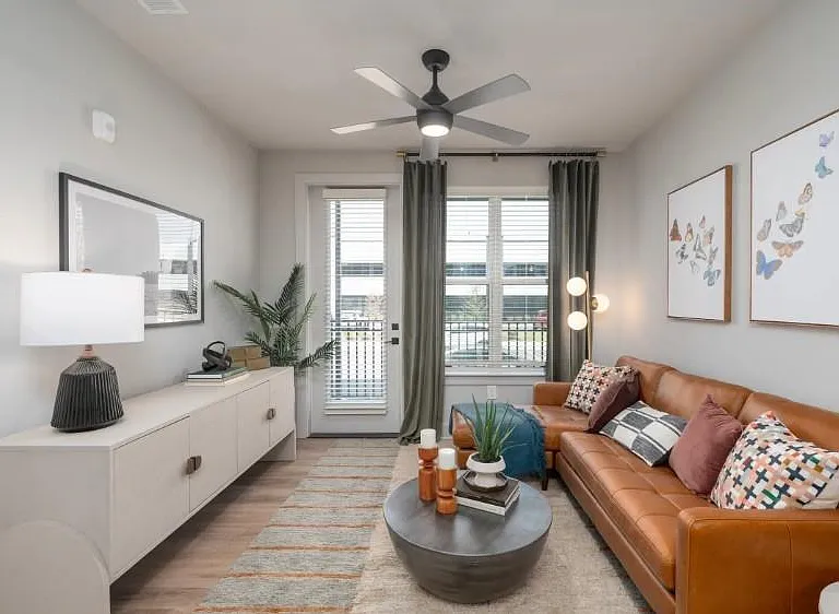 1400 Laurel Crossing Pkwy #2432 — Photo 6