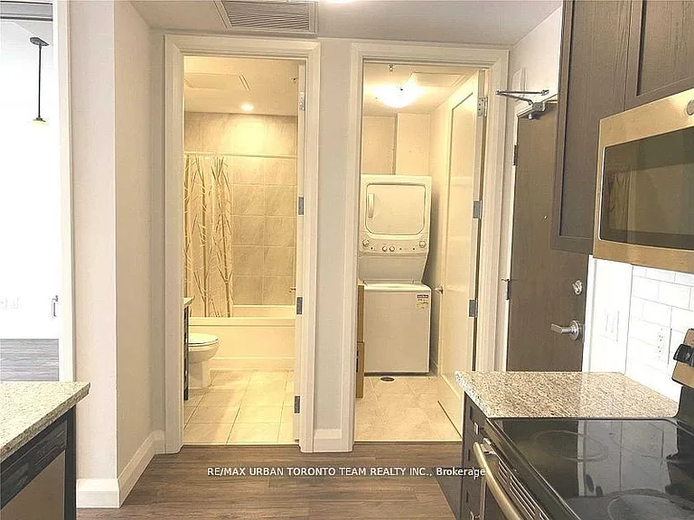 118 King St E #621 — Photo 25