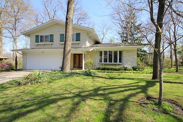 1st image of 18 Oxford Dr