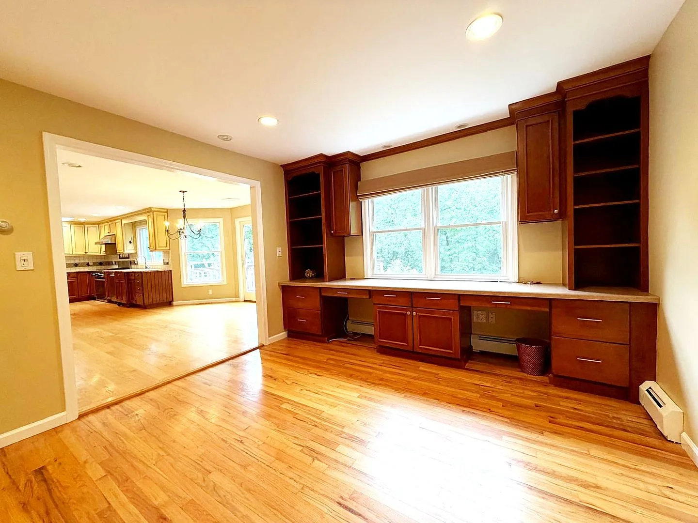 Private 4 Bed / 2.5 Bath Home with Heated In-Ground Pool & Spacious Yard in Ossining — Photo 2