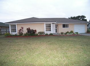 695 23rd Pl SW, Vero Beach, FL 32962