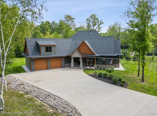 10366 Duffield Rd, Montrose, MI 48457