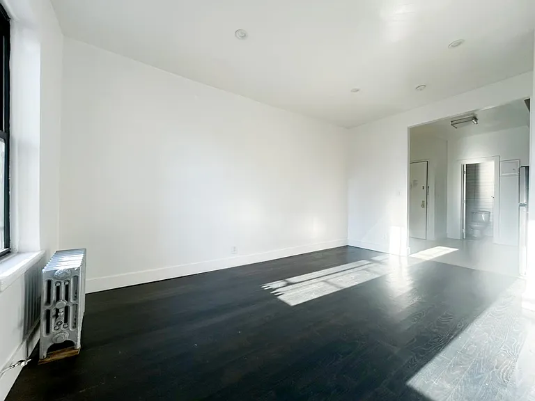 320 E 126th St #5E — Photo 4