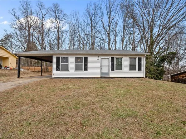 1404 Ballymena Dr, Reidsville, NC 27320