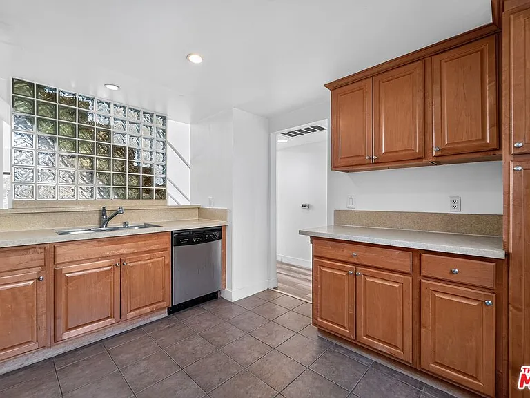3712 Evans St #7 — Photo 4