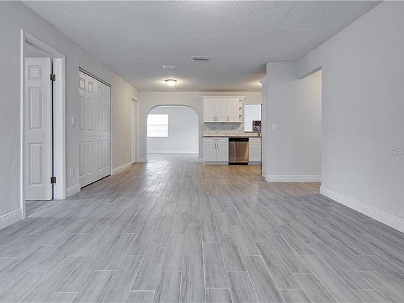 5th image of 3214 Lancaster Ln