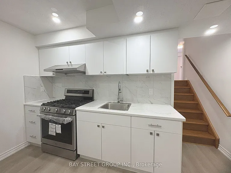 35 Diamond Ct — Photo 30