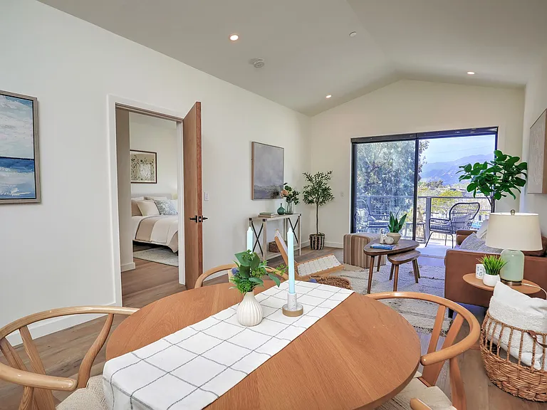 4745 Carpinteria Ave — Photo 10