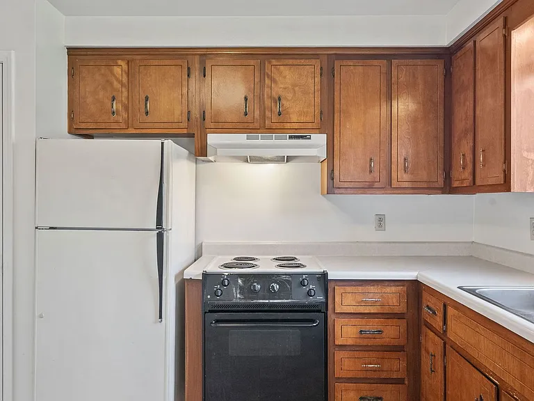 Northridge Drive-276 (x4) — Photo 10