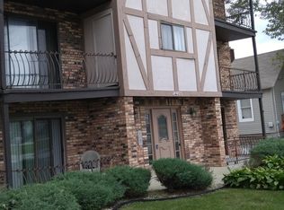 18405 Wentworth Ave APT 1C, Lansing, IL