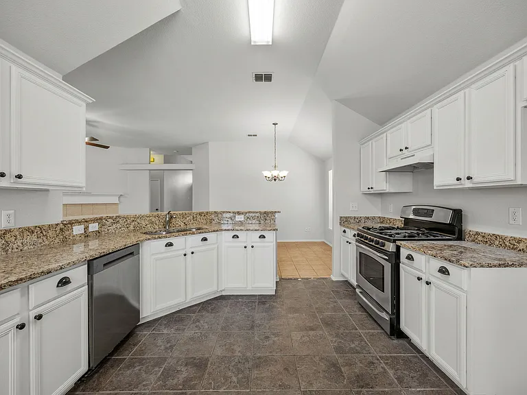 9313 Norfolk Ln — Photo 8