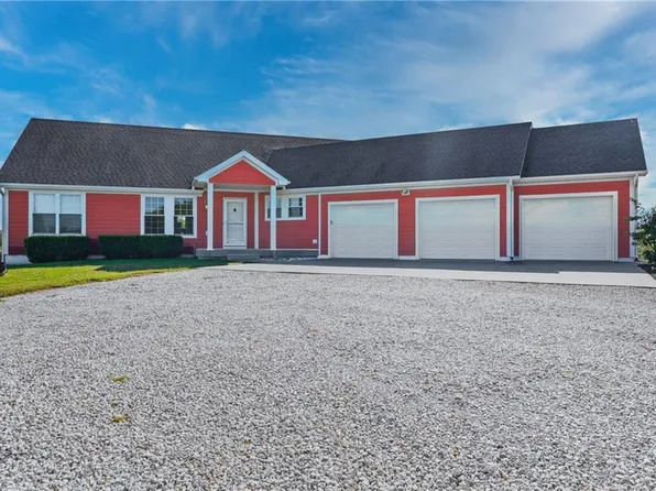 39203 W 132nd St, Richmond, MO 64085