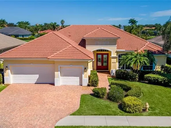 4915 Rustic Oaks Cir, Naples, FL 34105