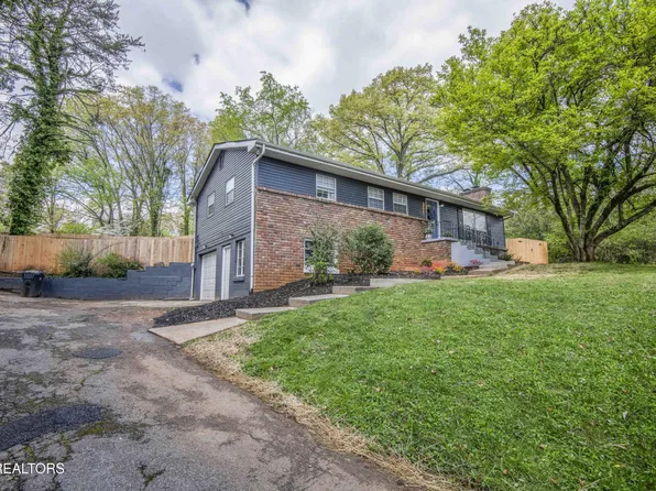 1305 Holmouth Ln, Knoxville, TN 37914