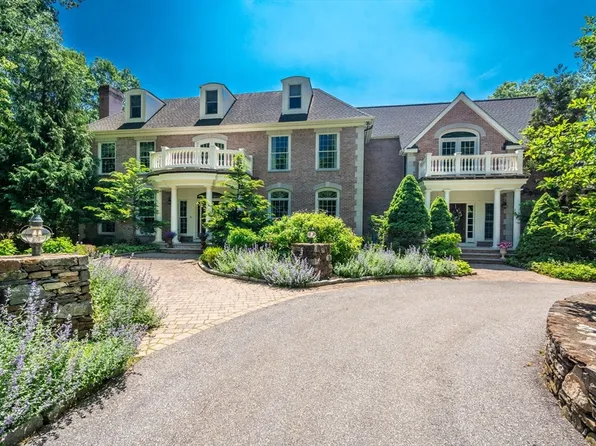 4 Wren Cir, North Reading, MA 01864