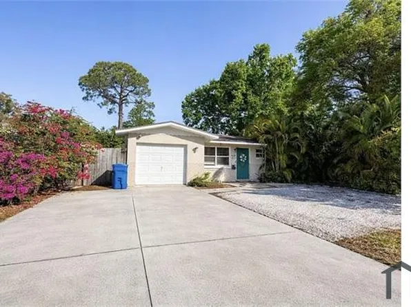 3975 Porpoise Dr SE, Saint Petersburg, FL 33705
