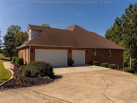 5th image of 175 Mandy Dr