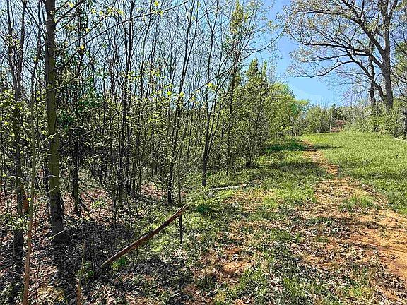 4th image of 4100 Medley Rd