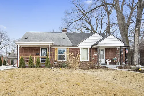 23737 Brittany Ave Photo 1