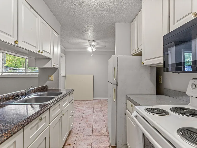 Hillside Partners, LLC ( C )- Coast to Coast Management, LLC — Photo 20