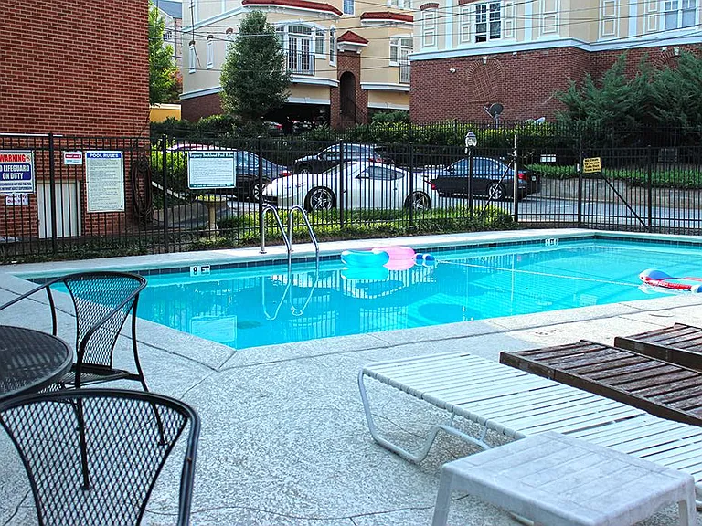 3535 Roswell Rd NE #F4 — Photo 17