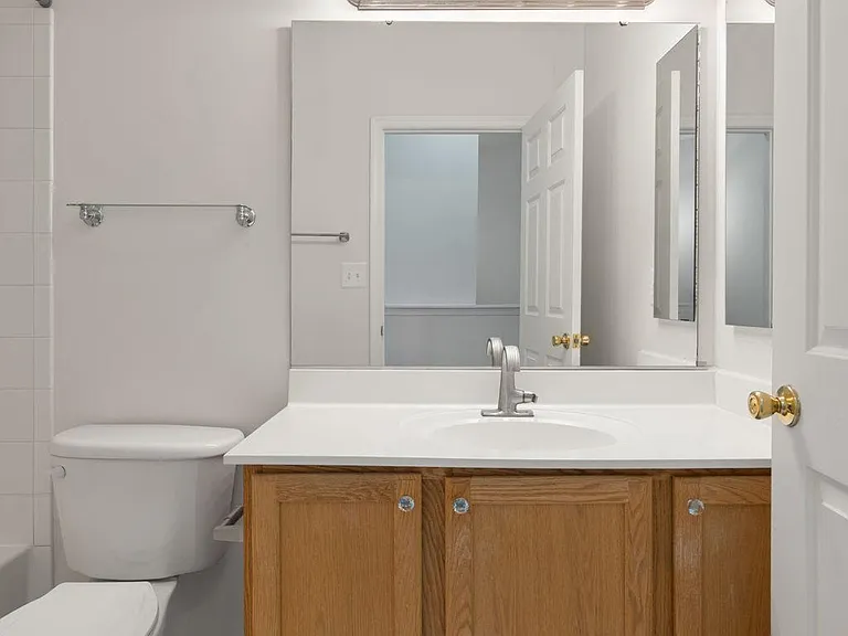 2225 Potomac Club Pkwy — Photo 24