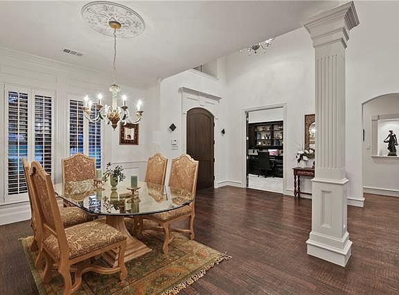5th image of 706 Sussex Ct