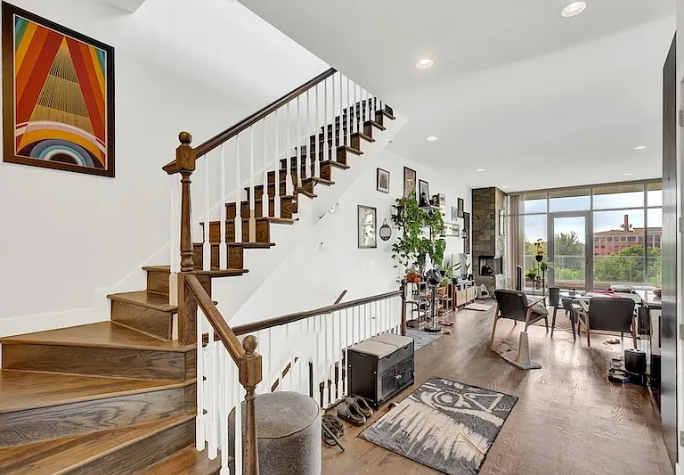 1045 N California Ave #4 — Photo 5