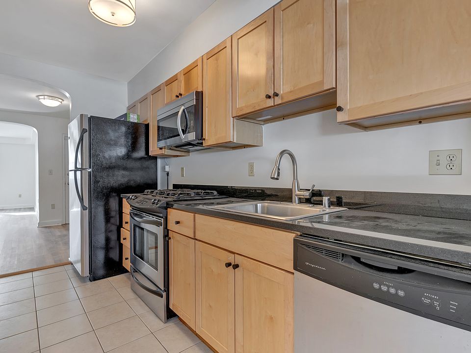 1st image of 301 Whittier St NW APT 105