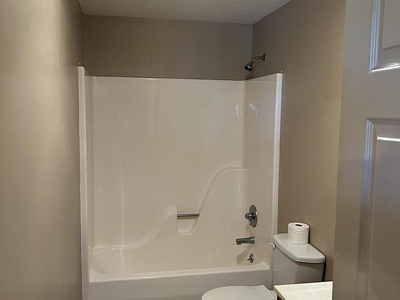 4th image of 219 Chambliss Dr